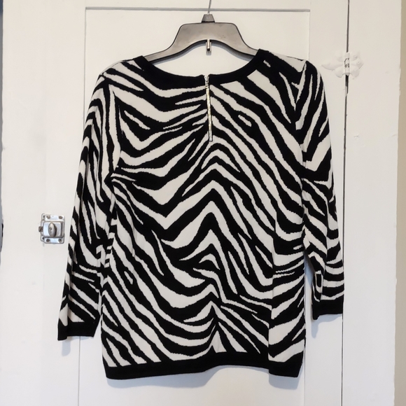 Ann Taylor zebra Sweater NWOT - Picture 3 of 7